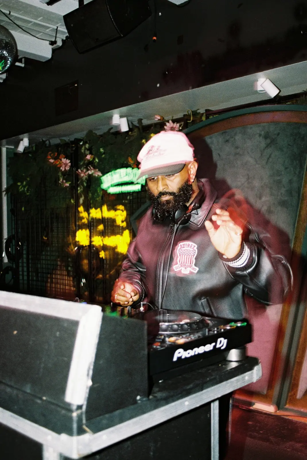 Nightclubs, photo 10 of 15