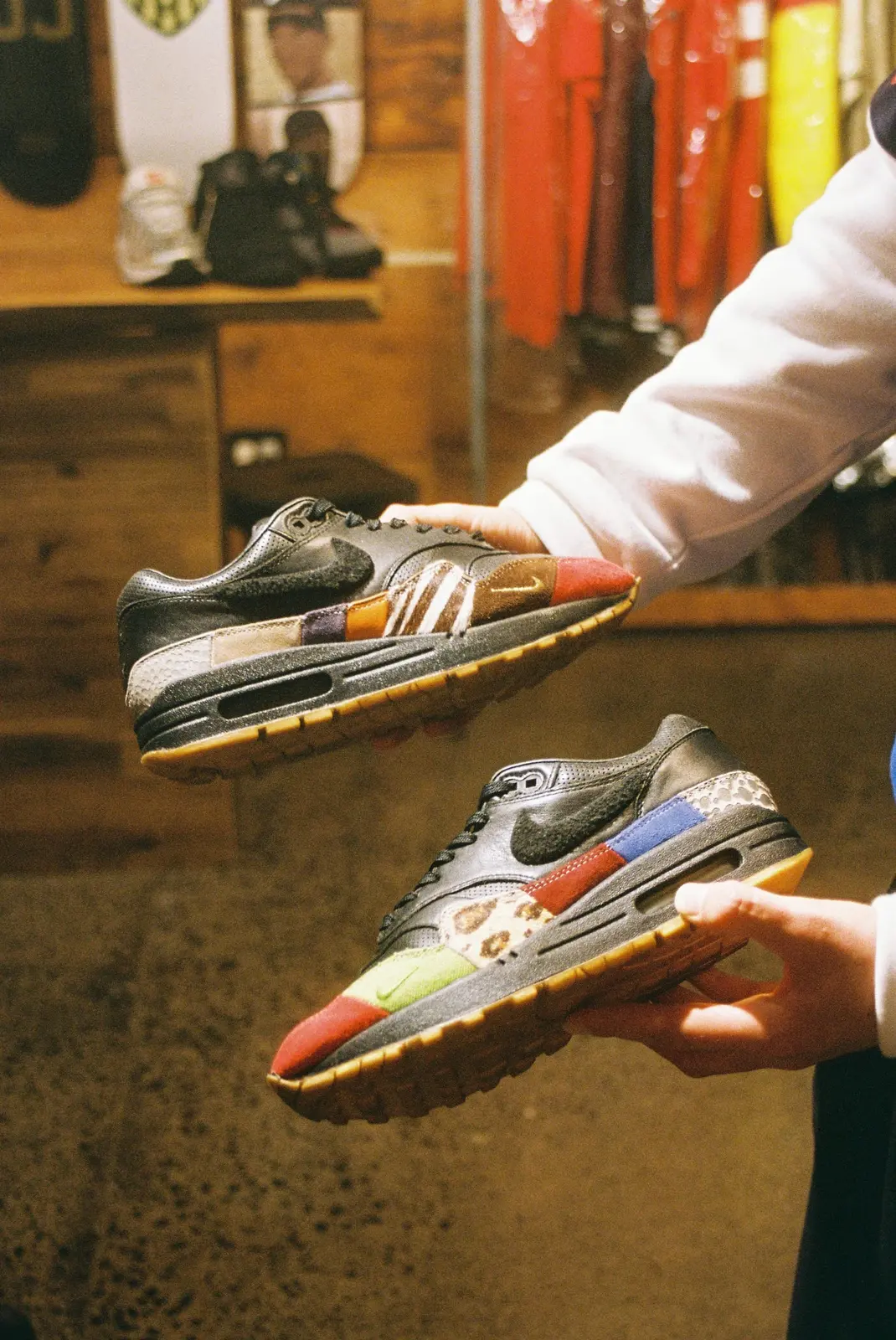 Omni Store Late Night, photo 6 of 28