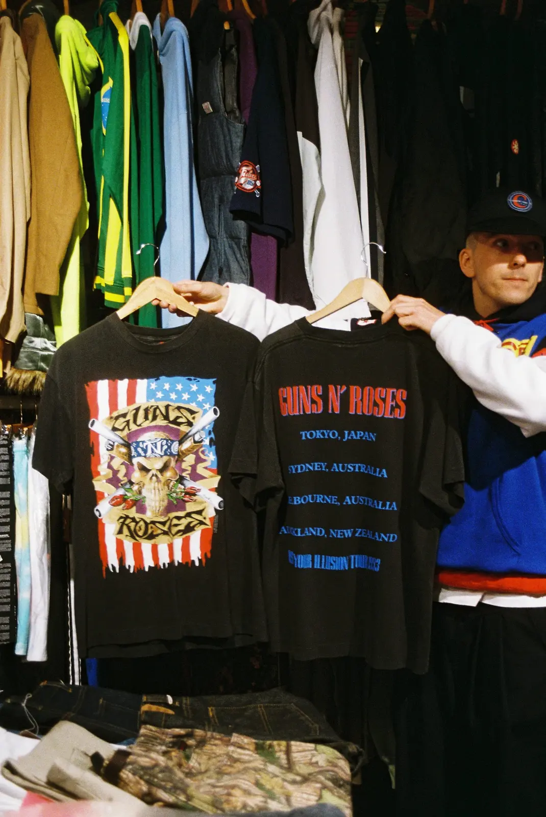 Omni Store Late Night, photo 9 of 28