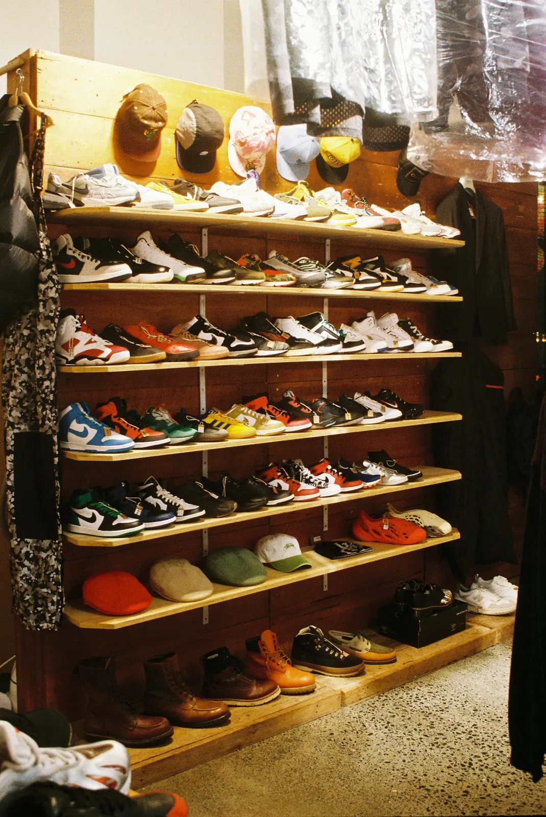 Omni Store Late Night, photo 10 of 28